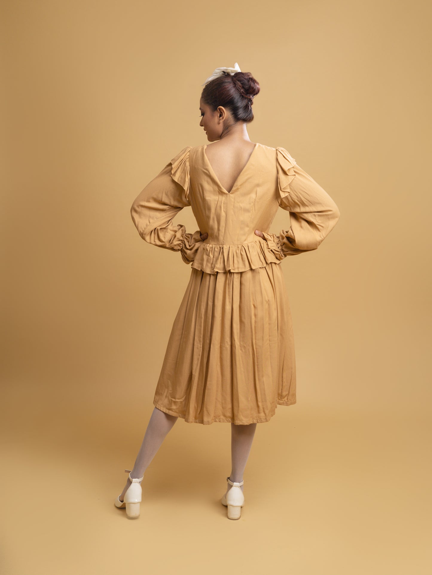 TAN OVERLAP LAYER ROBE