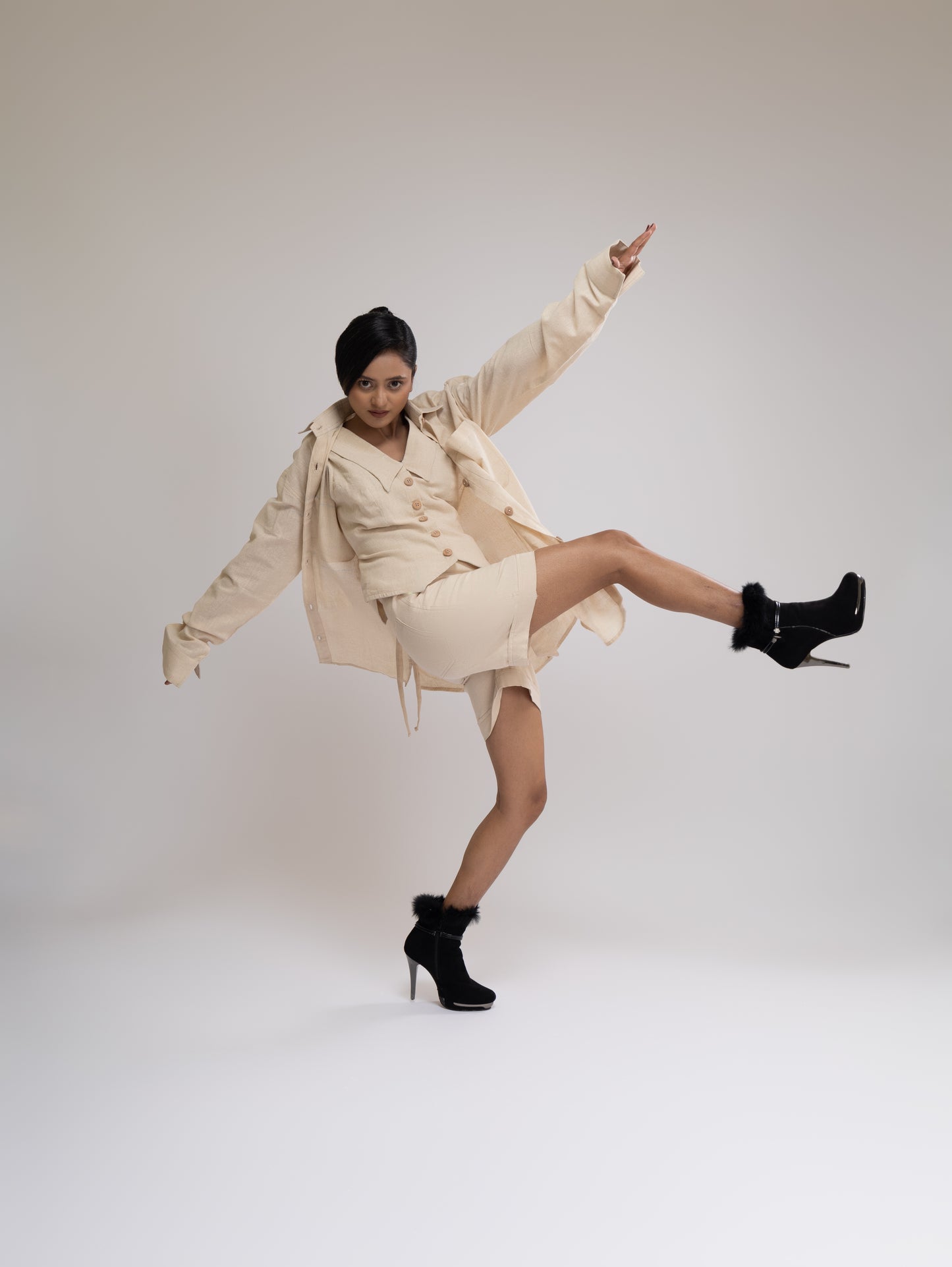 CO-ORDS (SET OF 3) - OVERSIZED SHIRT + TAILORED WAISTCOAT & BERMUDA SHORTS