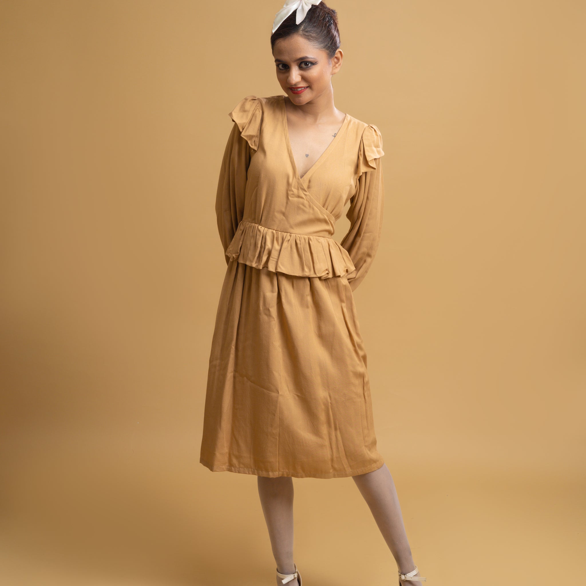 TAN OVERLAP LAYER ROBE