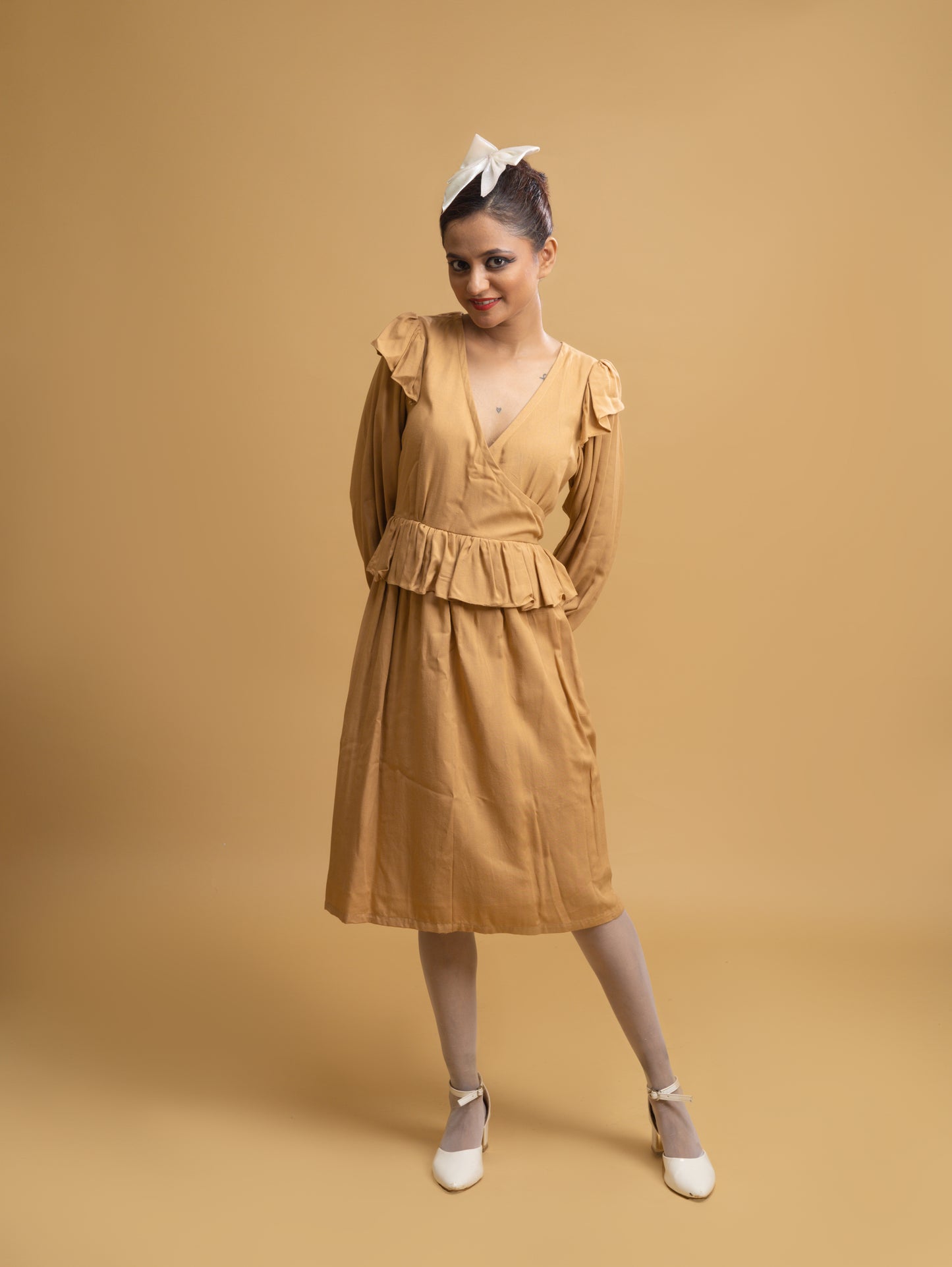 TAN OVERLAP LAYER ROBE