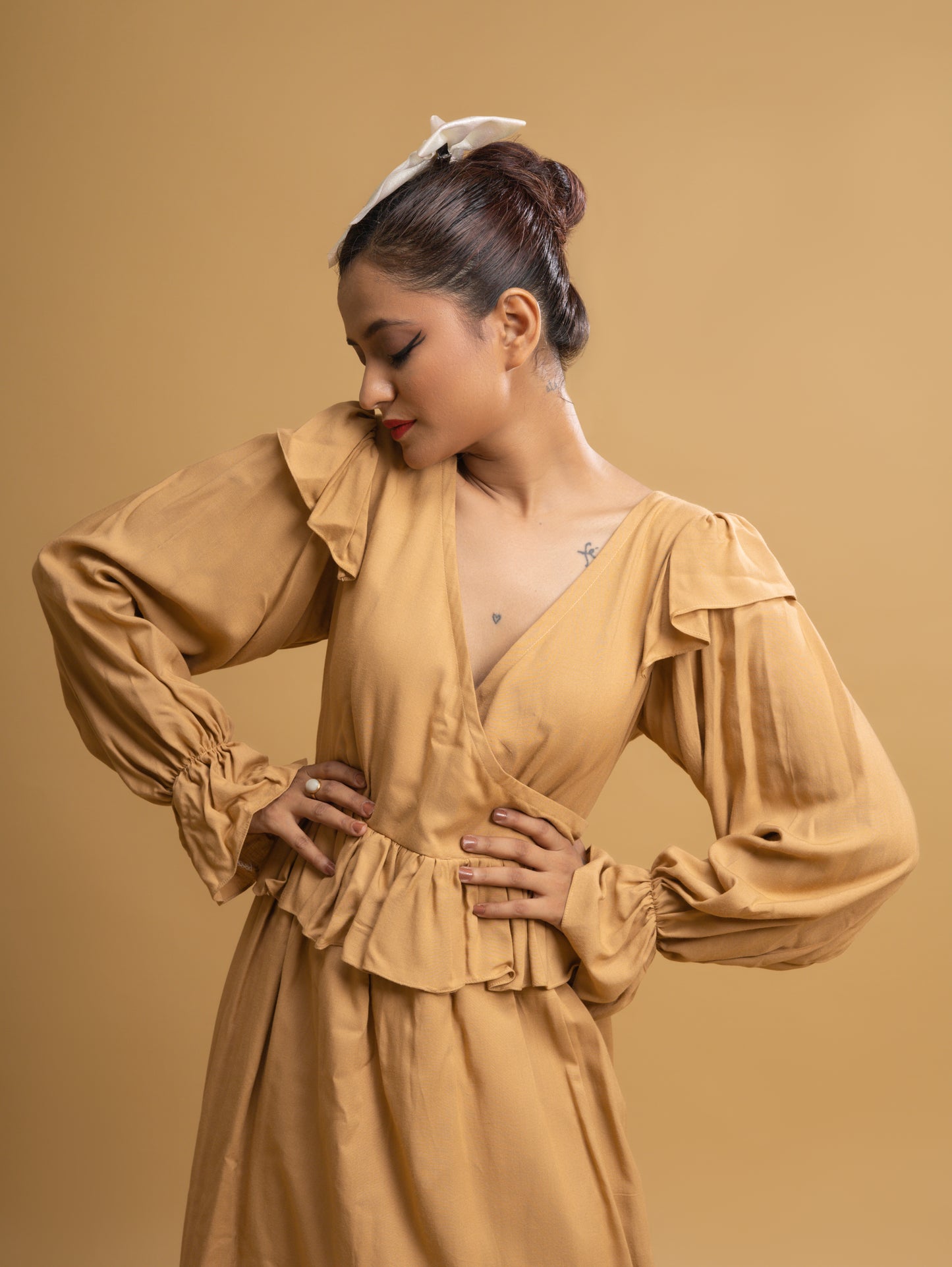 TAN OVERLAP LAYER ROBE