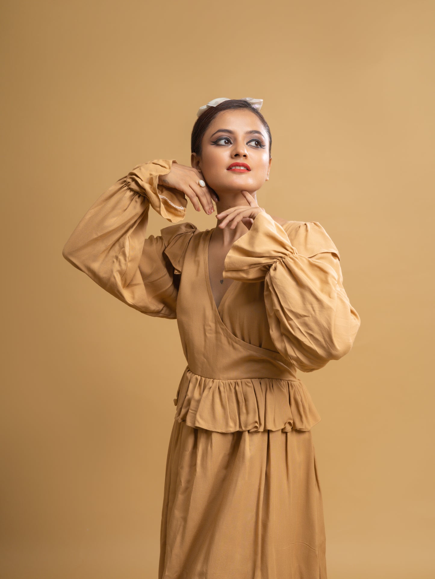 TAN OVERLAP LAYER ROBE