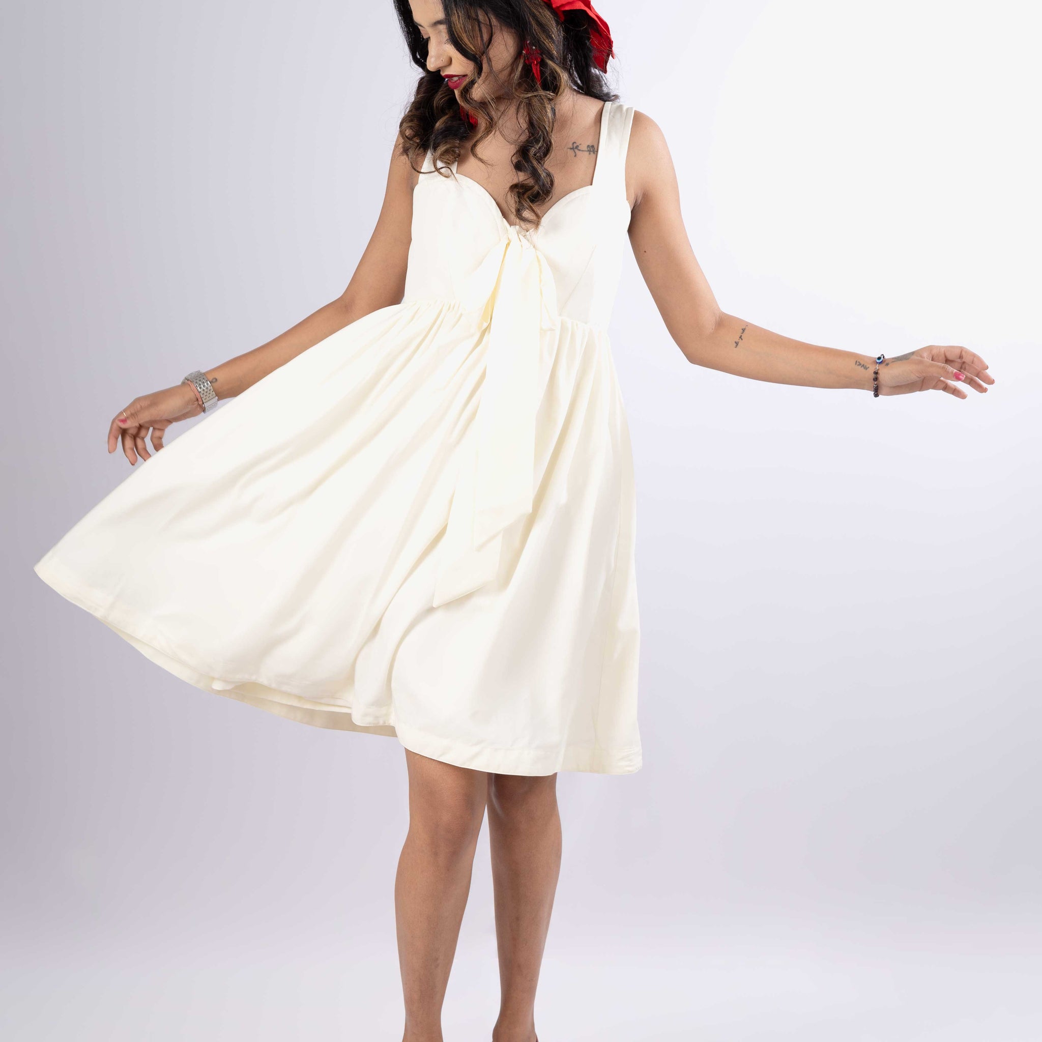 DREAMY CREAM SWEETHEART ROBE