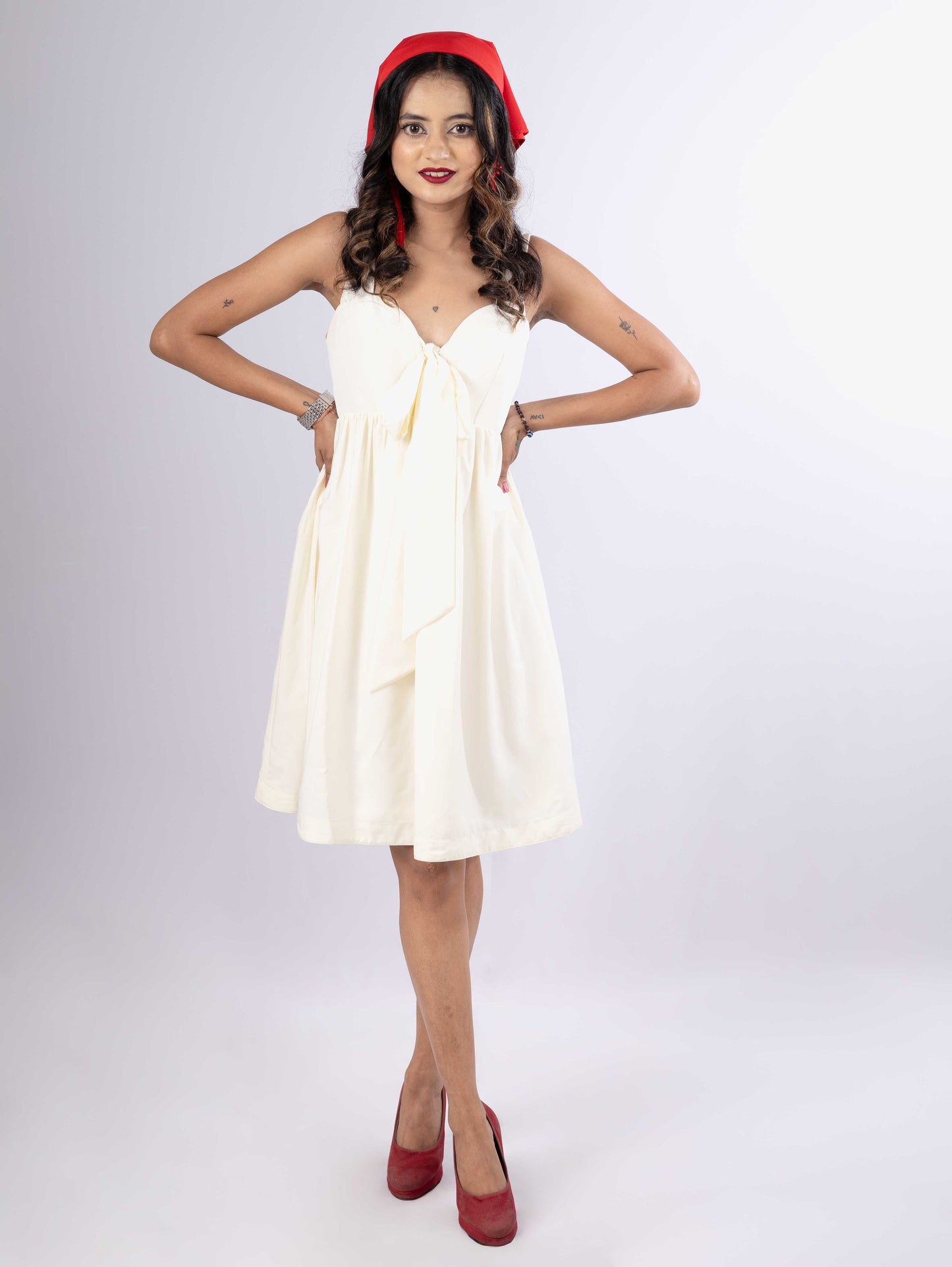 DREAMY CREAM SWEETHEART ROBE